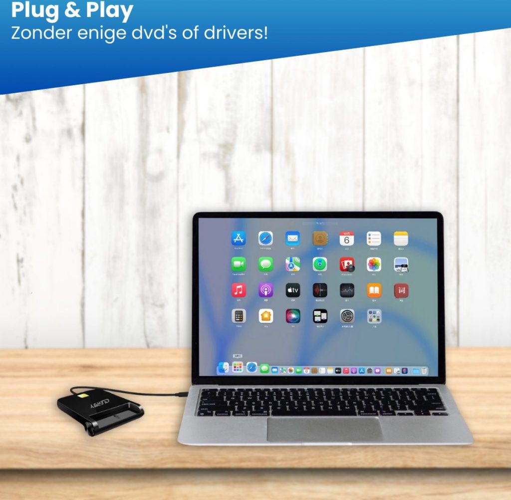Zwarte Clerby kaartlezer met USB-C kabel ondersteunt Windows, Mac, Linux en Android. EU-vlag.