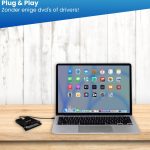 Zwarte Clerby kaartlezer met USB-C kabel ondersteunt Windows, Mac, Linux en Android. EU-vlag.