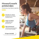 Vrouw in sportkleding draagt zwarte polsband tijdens het trainen met gewichten.