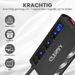 Zwarte sigarettenaansteker splitter met 3 aansluitingen en USB-poorten, "KR8CHTIG", "Krachtig genoeg om 7 apparaten tegelijk op te laden". Iconen voor Dash-cam, Koelbox, Electronica, GPS.