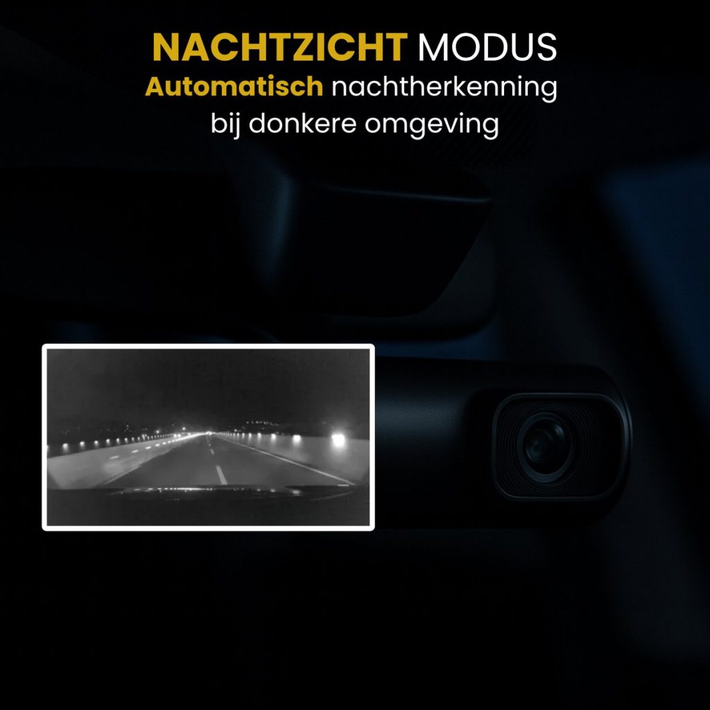 Zwarte dashcam met een ingekaderde opname van een snelweg 's nachts, die de nachtzichtmodus benadrukt.