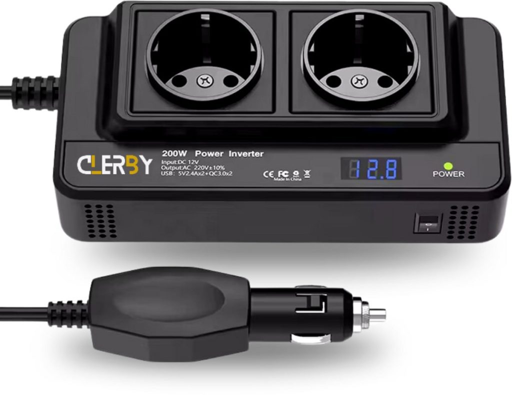 Zwarte Clerby 200W power inverter met twee stopcontacten, display en sigarettenaansteker plug.