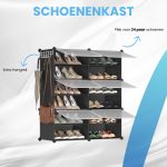Zwarte schoenenkast met 24 vakken en hangrek met tas en paraplu. Transparante deuren.