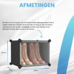 Zwarte opbergkubus met 4 bruine laarzen erin. Afmetingen: 33 cm hoog, 13 cm diep, 43 cm lang.