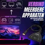Zwarte HDMI 3-in-1 splitter met 4K 60HZ resolutie. Diagram toont aansluitingen voor Monitor, TV, Projector en apparaten zoals PlayStation, TV BOX, DVD SPELER.